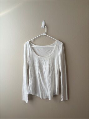 ✨Lululemon White Long Sleeve Tee✨